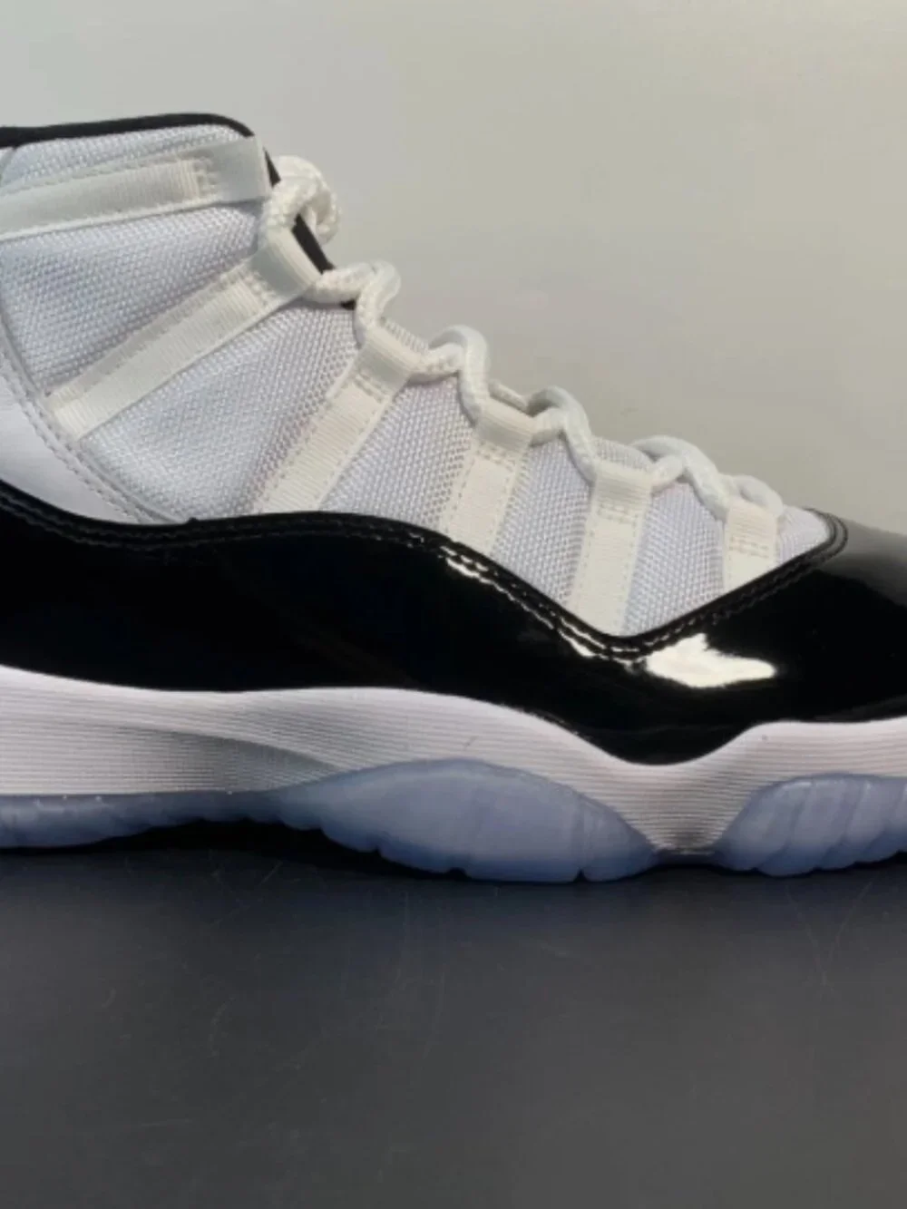 Nike Air Jordan 11 Retro Concord